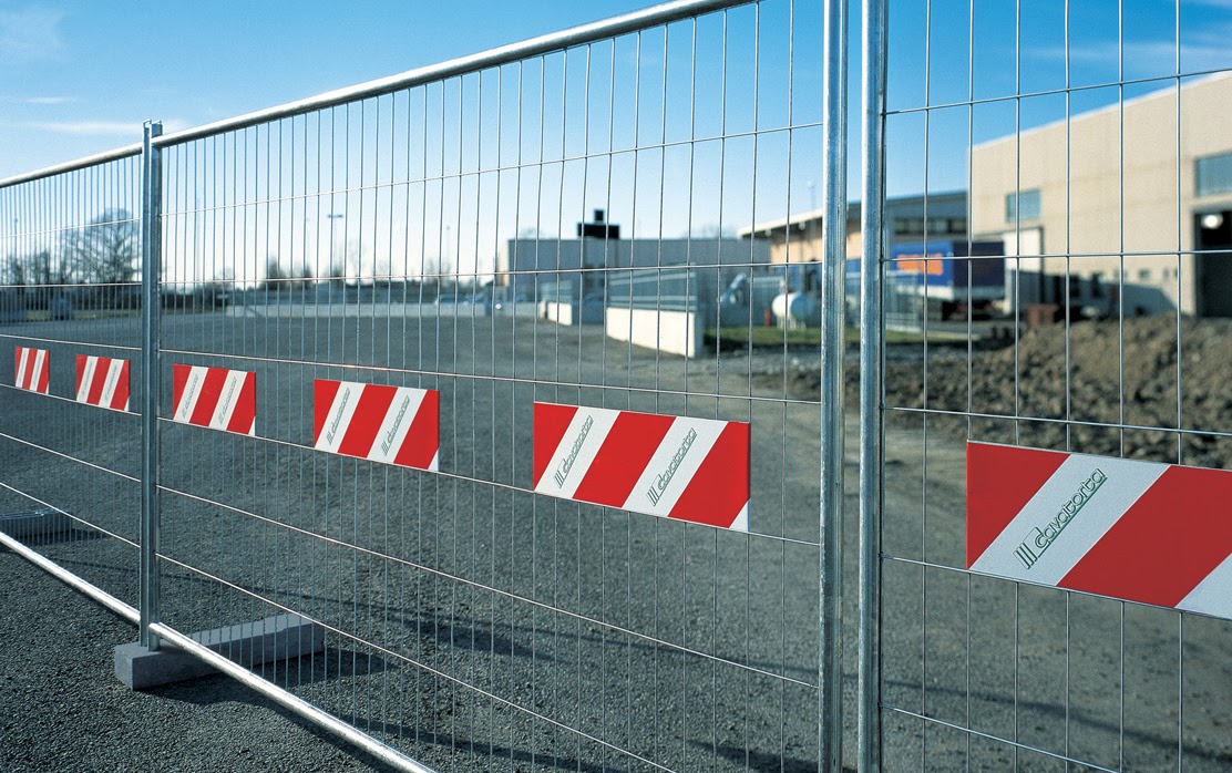 Temporary construction site fencing panels UK
